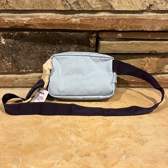 Owala Crossbody Light Blue Polyester Bottle Carrier - Picture 6 of 9